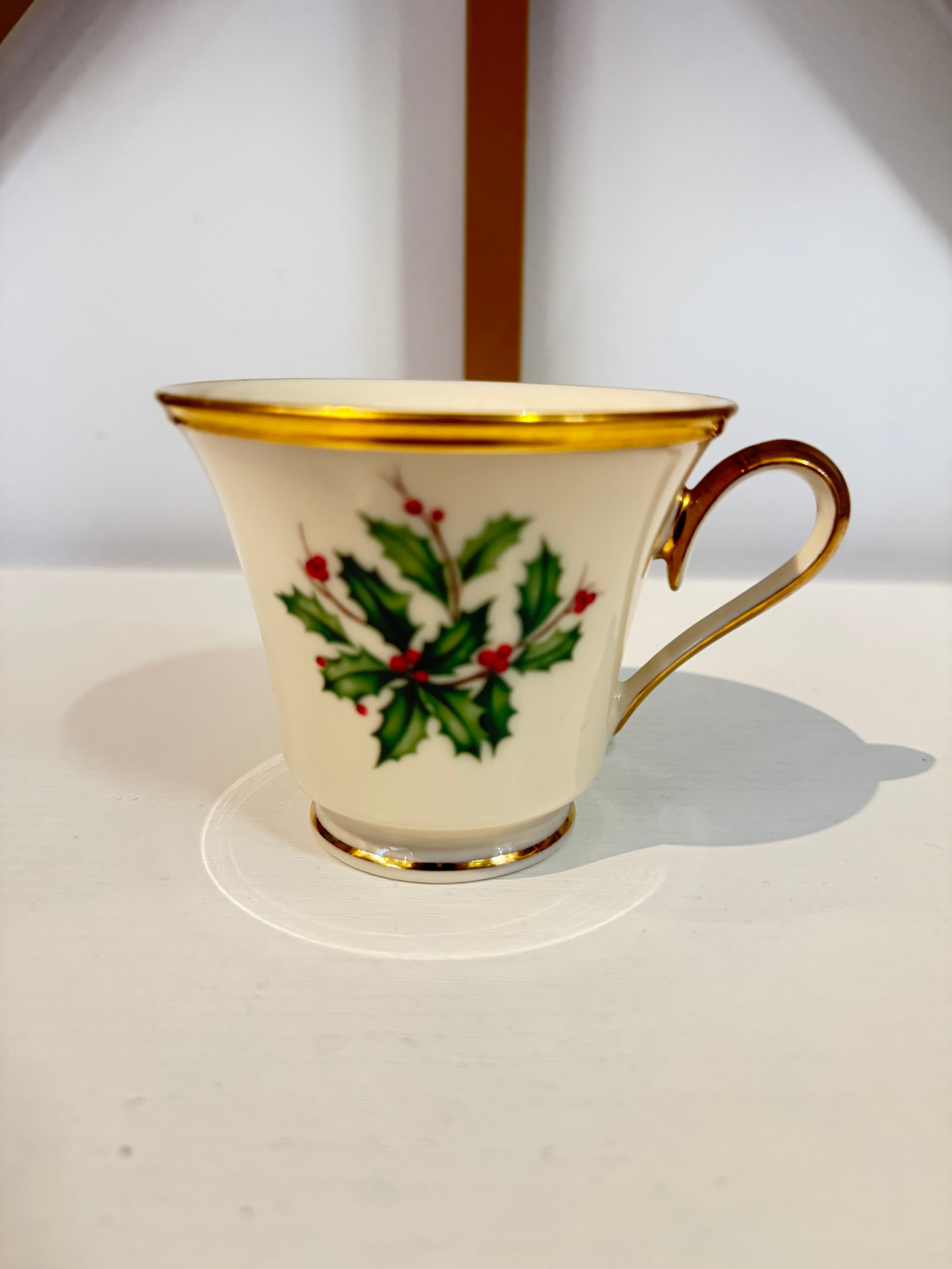 Evermore Holly & Berry Teacup