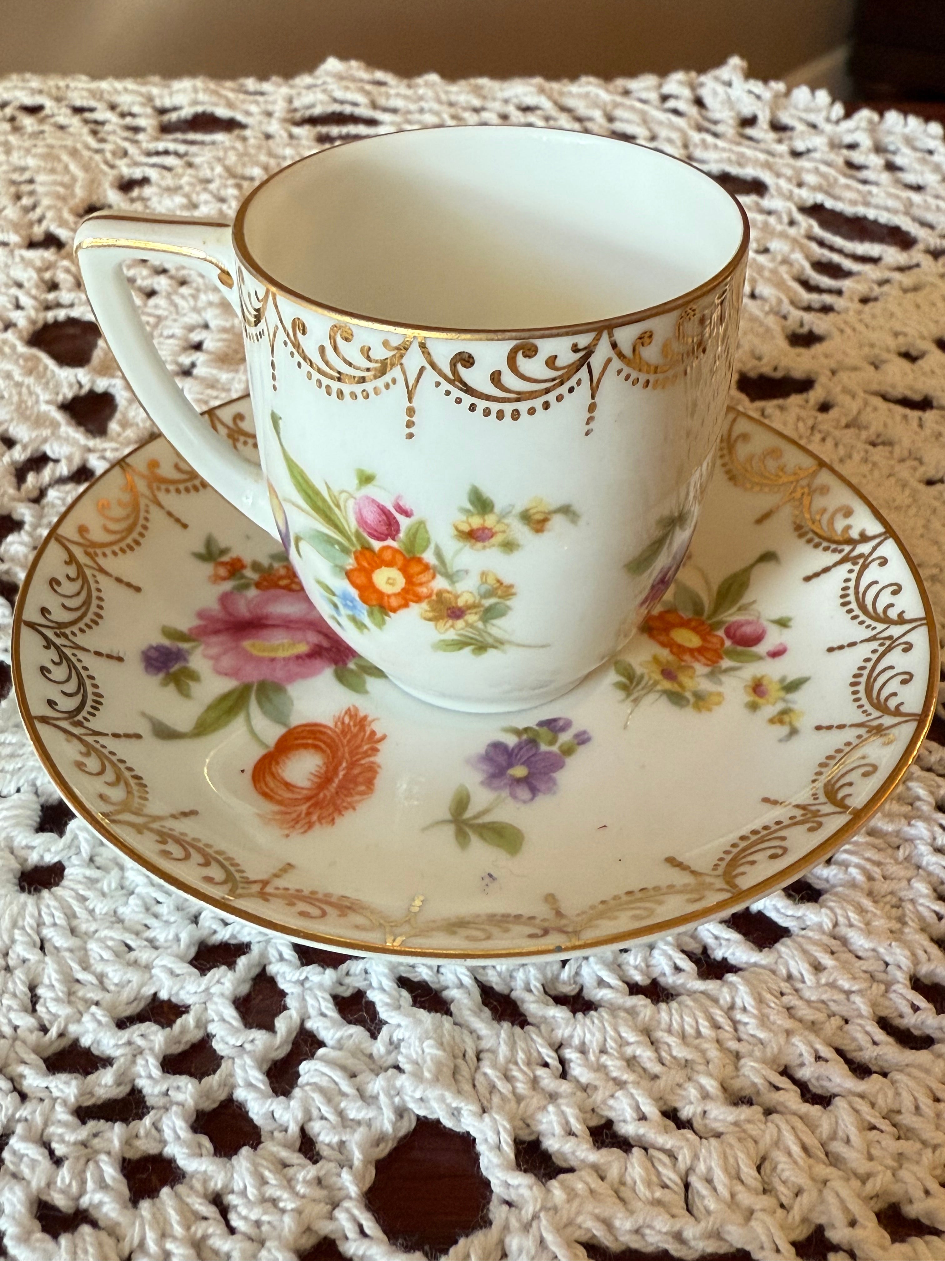 La Petit Golden Garland Floral Saucer